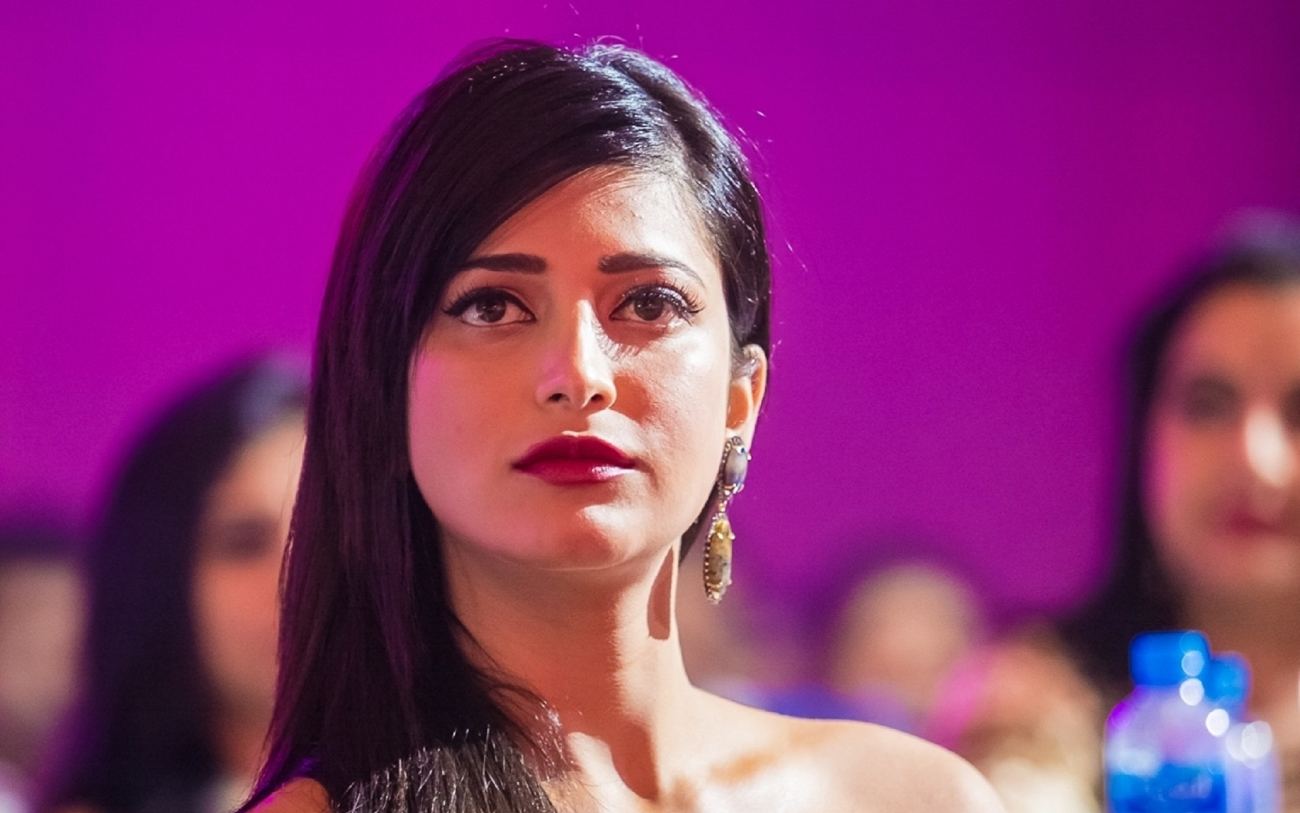 Shruti Haasan Photoshoot HD Wallpaper