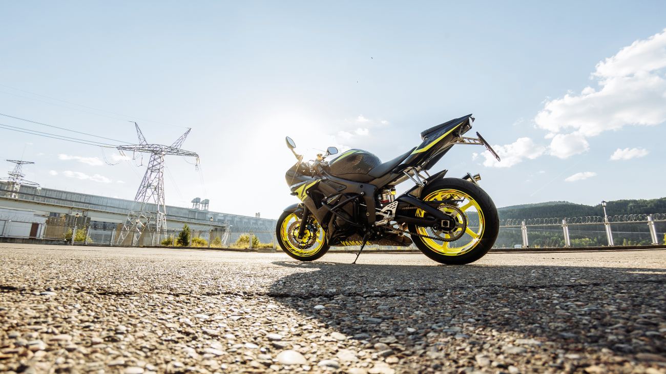 Yellow Black Yamaha Bike Blue Sky Background R6 4k Hd Bike